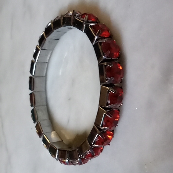 Target Jewelry - Elastic red bracelet